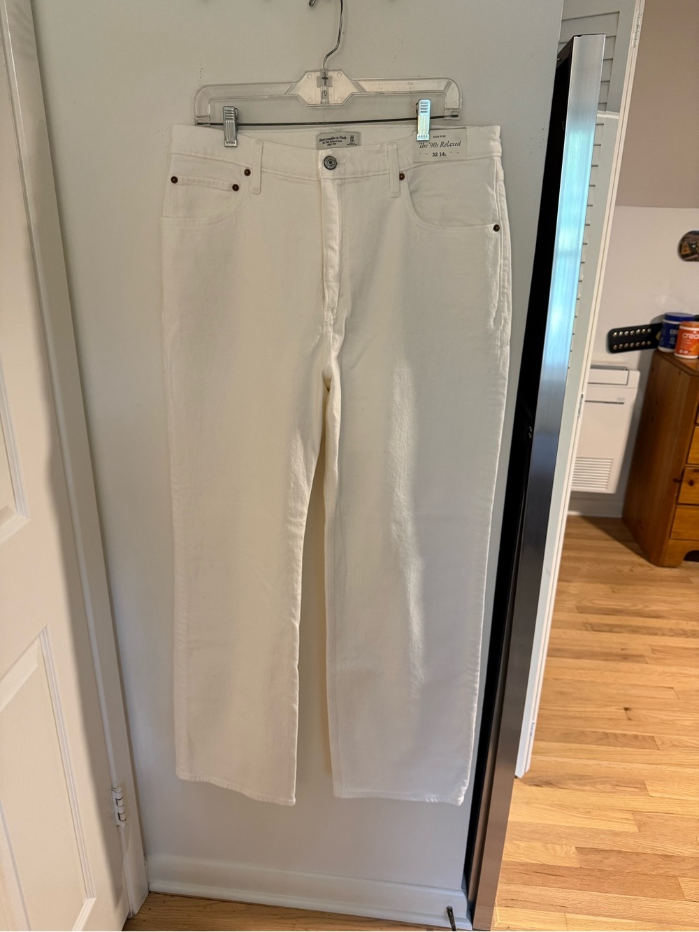 Abercrombie & Fitch Off-White High-Rise Straight Jeans